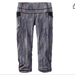 Athleta Arrow Be Free Crop length tights knickers grey